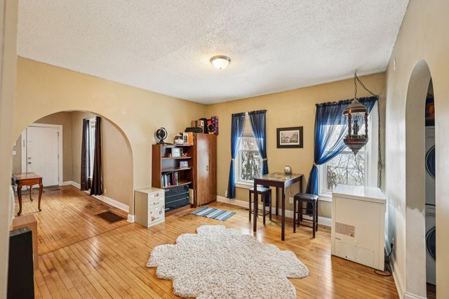 878 Magnolia Avenue E, Saint Paul, MN 55106