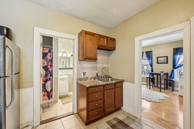 878 Magnolia Avenue E, Saint Paul, MN 55106