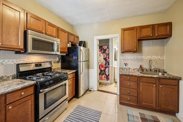 878 Magnolia Avenue E, Saint Paul, MN 55106