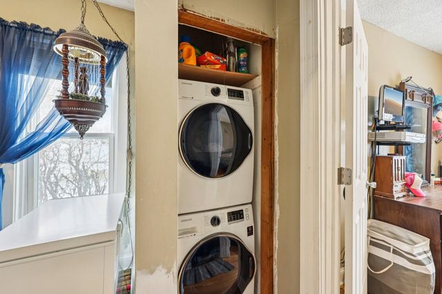 878 Magnolia Avenue E, Saint Paul, MN 55106