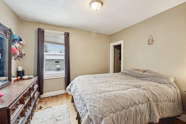 878 Magnolia Avenue E, Saint Paul, MN 55106