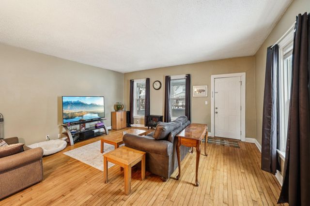 878 Magnolia Avenue E, Saint Paul, MN 55106