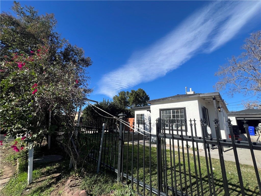 25160 Elmo, San Bernardino, CA 92404