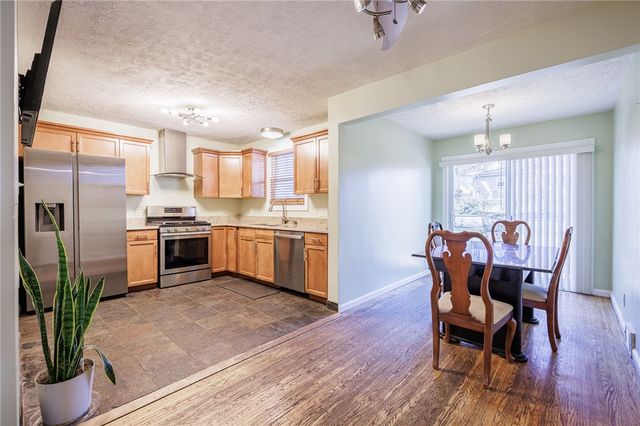 88 Longcroft Road, Irondequoit, NY 14609