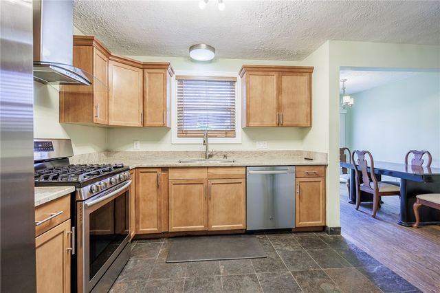 88 Longcroft Road, Irondequoit, NY 14609