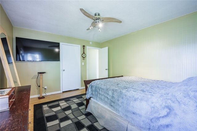 88 Longcroft Road, Irondequoit, NY 14609