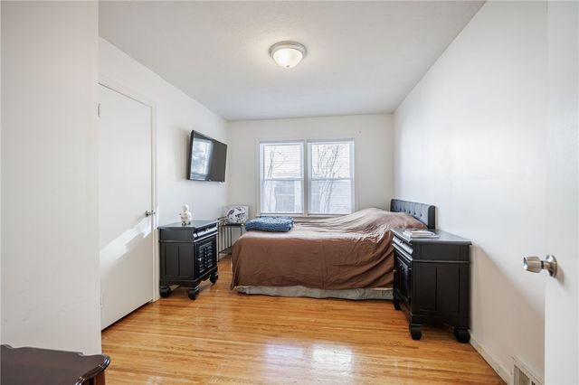 88 Longcroft Road, Irondequoit, NY 14609