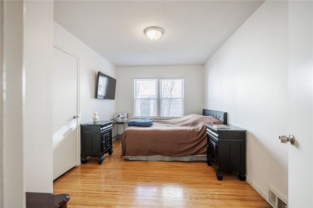 88 Longcroft Road, Irondequoit, NY 14609