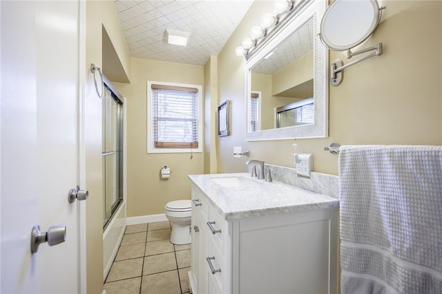 88 Longcroft Road, Irondequoit, NY 14609