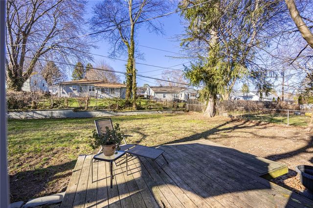 88 Longcroft Road, Irondequoit, NY 14609