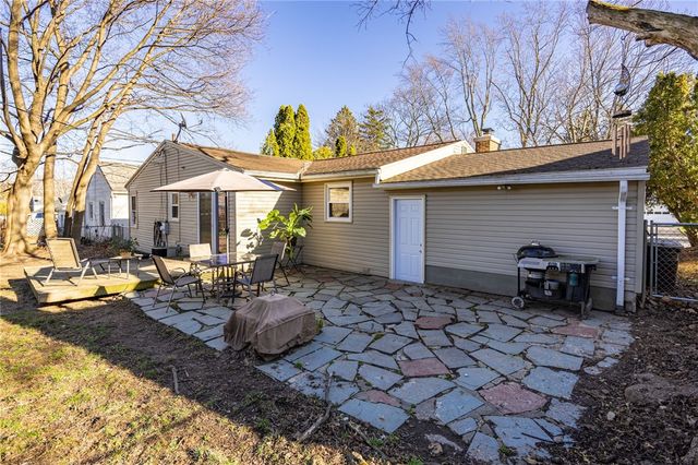 88 Longcroft Road, Irondequoit, NY 14609