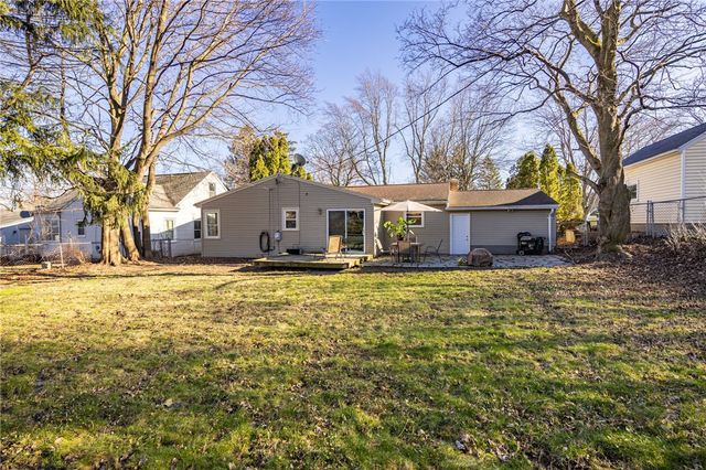 88 Longcroft Road, Irondequoit, NY 14609