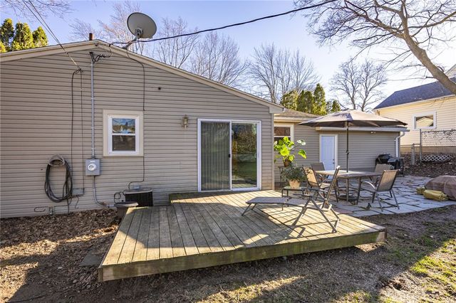 88 Longcroft Road, Irondequoit, NY 14609