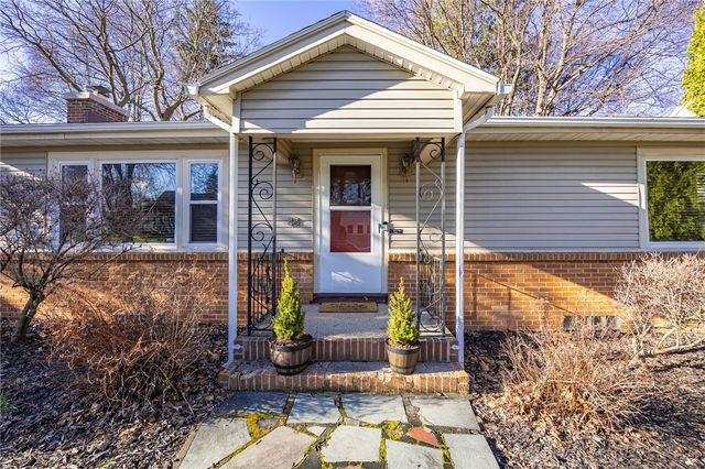 88 Longcroft Road, Irondequoit, NY 14609