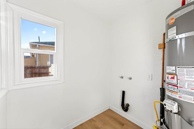 10200 Royal Ann St, Oakland, CA 94603