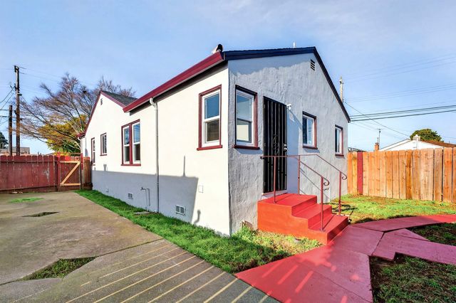 10200 Royal Ann St, Oakland, CA 94603