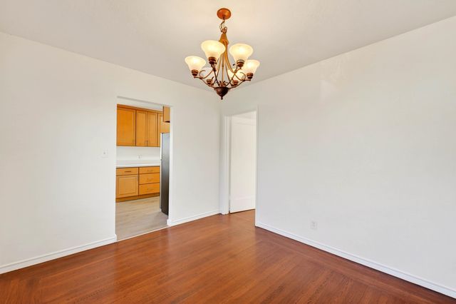 10200 Royal Ann St, Oakland, CA 94603