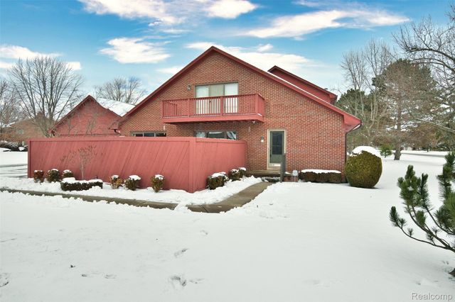 42192 Lochmoor Street 35, Clinton Charter Township, MI 48038