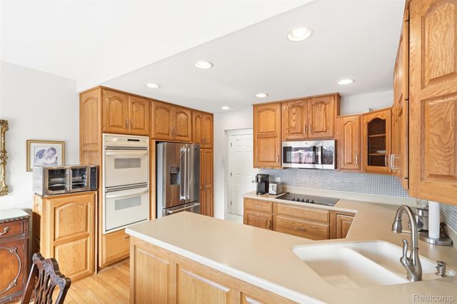 42192 Lochmoor Street 35, Clinton Charter Township, MI 48038