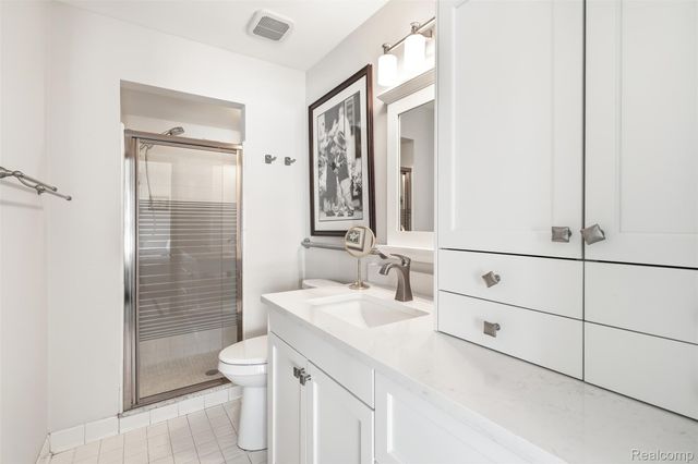 42192 Lochmoor Street 35, Clinton Charter Township, MI 48038