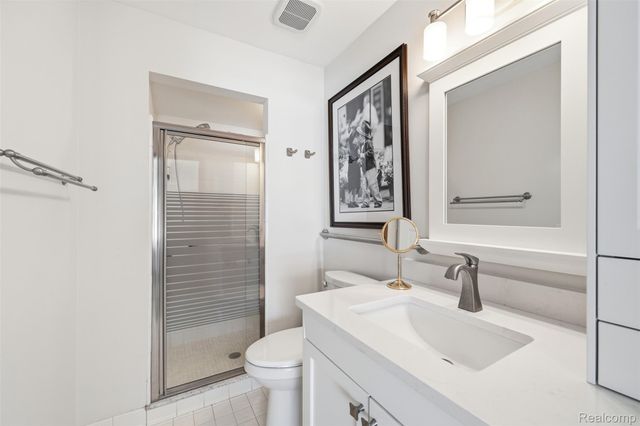 42192 Lochmoor Street 35, Clinton Charter Township, MI 48038