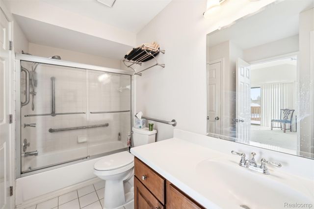 42192 Lochmoor Street 35, Clinton Charter Township, MI 48038