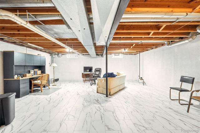 42192 Lochmoor Street 35, Clinton Charter Township, MI 48038