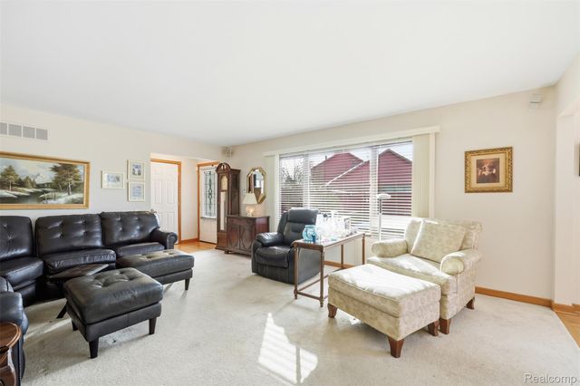 42192 Lochmoor Street 35, Clinton Charter Township, MI 48038