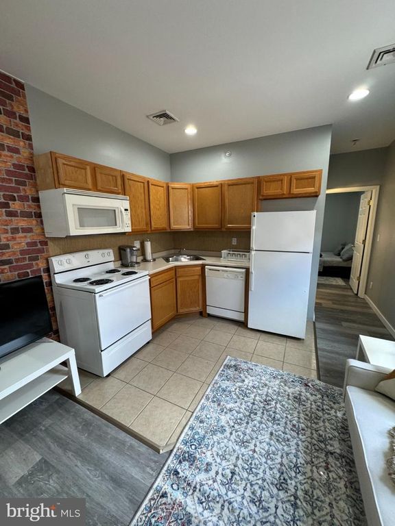 1535 POPLAR ST, PHILADELPHIA, PA 19130 — photo 4