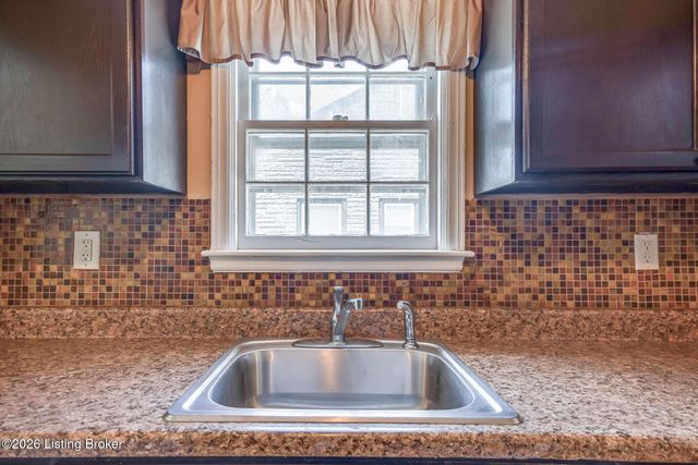 422 Creel Ave, Louisville, KY 40208