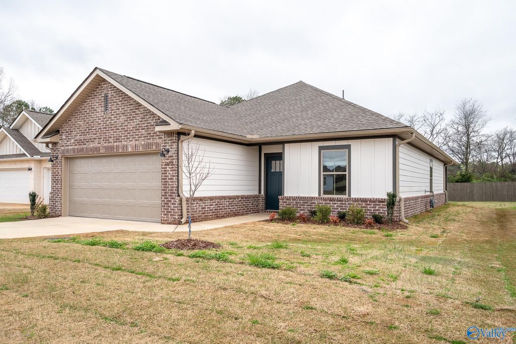 14653 Mountain Stream Drive, Athens, AL 35613