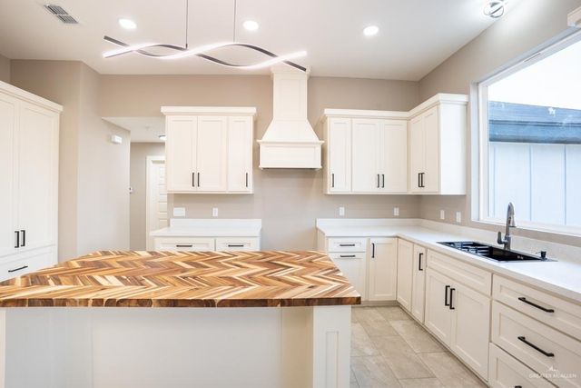 117 E Filmore Avenue, Harlingen, TX 78550