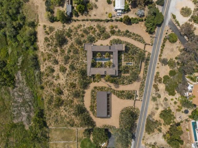 4110 Manchester Avenue, Encinitas, CA 92024