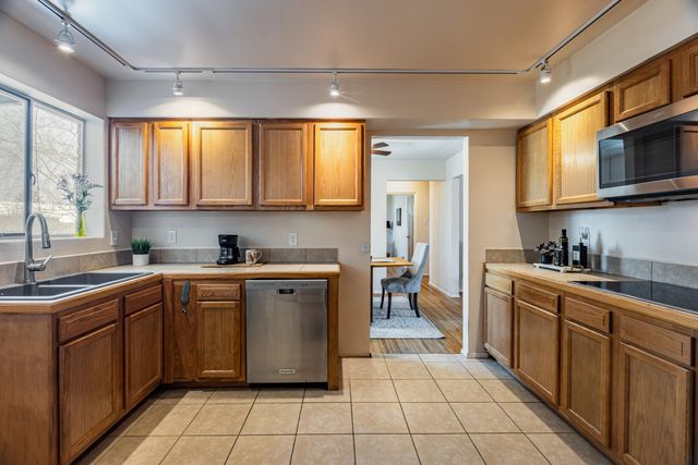 507 Alvarado Drive NE, Albuquerque, NM 87108