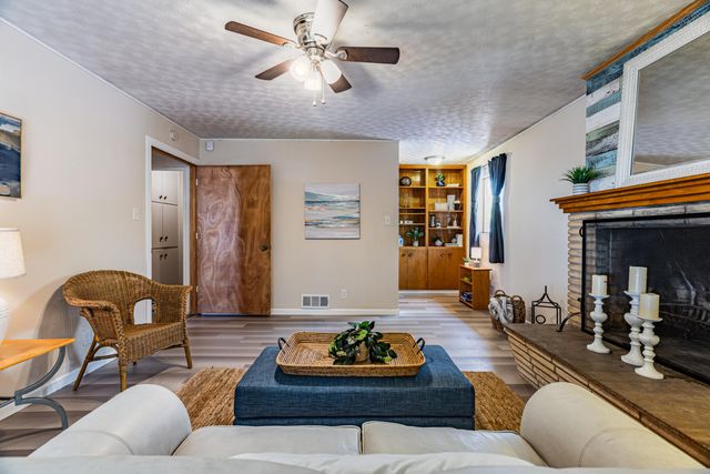 507 Alvarado Drive NE, Albuquerque, NM 87108