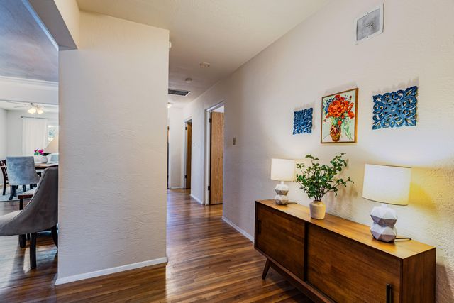 507 Alvarado Drive NE, Albuquerque, NM 87108