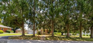 76 E 2ND AVE, Parkesburg, PA 19365