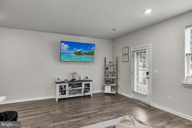 25 KATHERINE DR, Burlington, NJ 08016