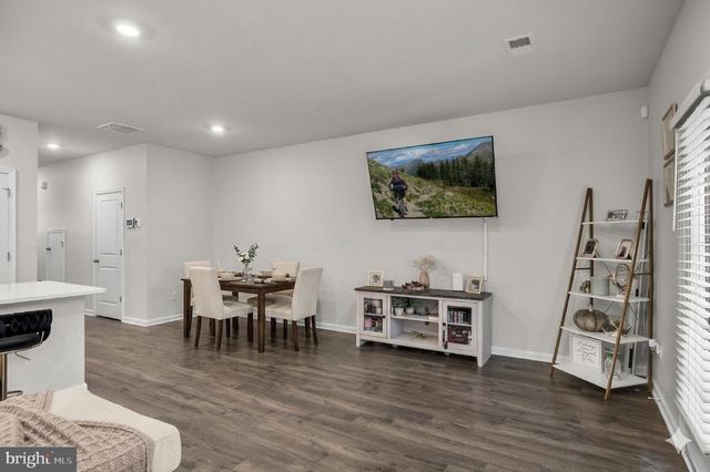 25 KATHERINE DR, Burlington, NJ 08016