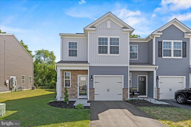 25 KATHERINE DR, Burlington, NJ 08016