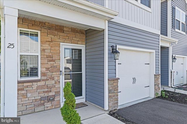 25 KATHERINE DR, Burlington, NJ 08016