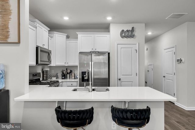 25 KATHERINE DR, Burlington, NJ 08016