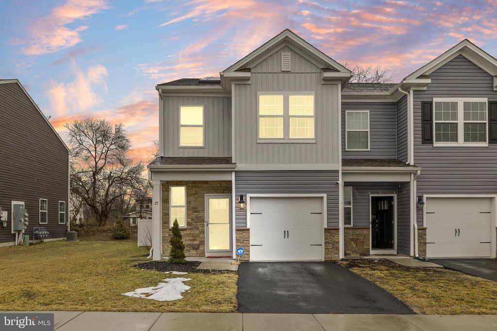 25 KATHERINE DR, Burlington, NJ 08016