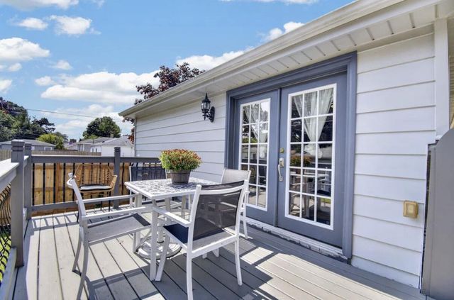 744 Shoreland DRIVE, Racine, WI 53402