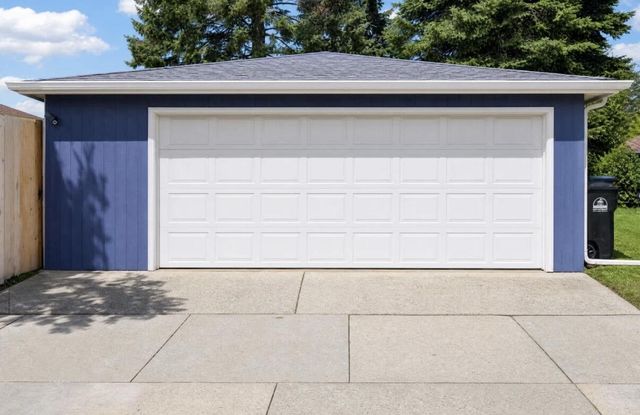 744 Shoreland DRIVE, Racine, WI 53402