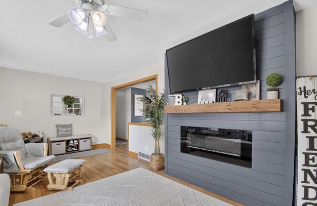 744 Shoreland DRIVE, Racine, WI 53402