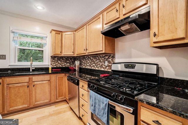 811 Scott Circle, Decatur, GA 30033