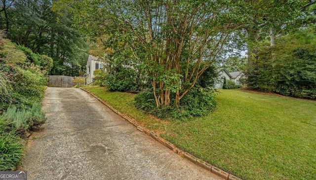 811 Scott Circle, Decatur, GA 30033