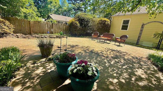 811 Scott Circle, Decatur, GA 30033