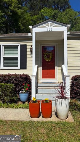 811 Scott Circle, Decatur, GA 30033